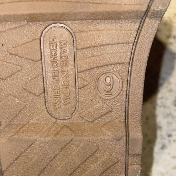 Toddler Girl Shoes Old Navy Burgundy Patent Leather Mary Janes - Picture 3 of 6